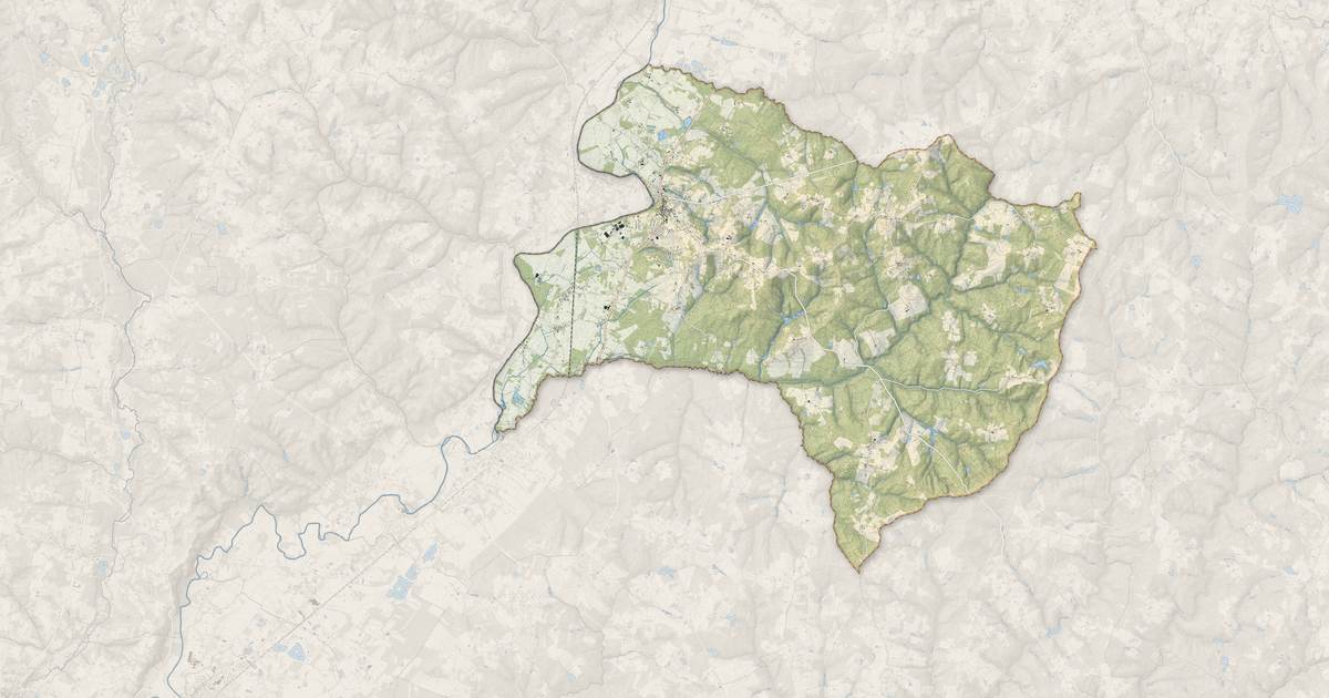 Portrait cartographique de La Roche-Chalais : relief, eau, forêts, bâti et voies, calculés à partir des données de l'IGN