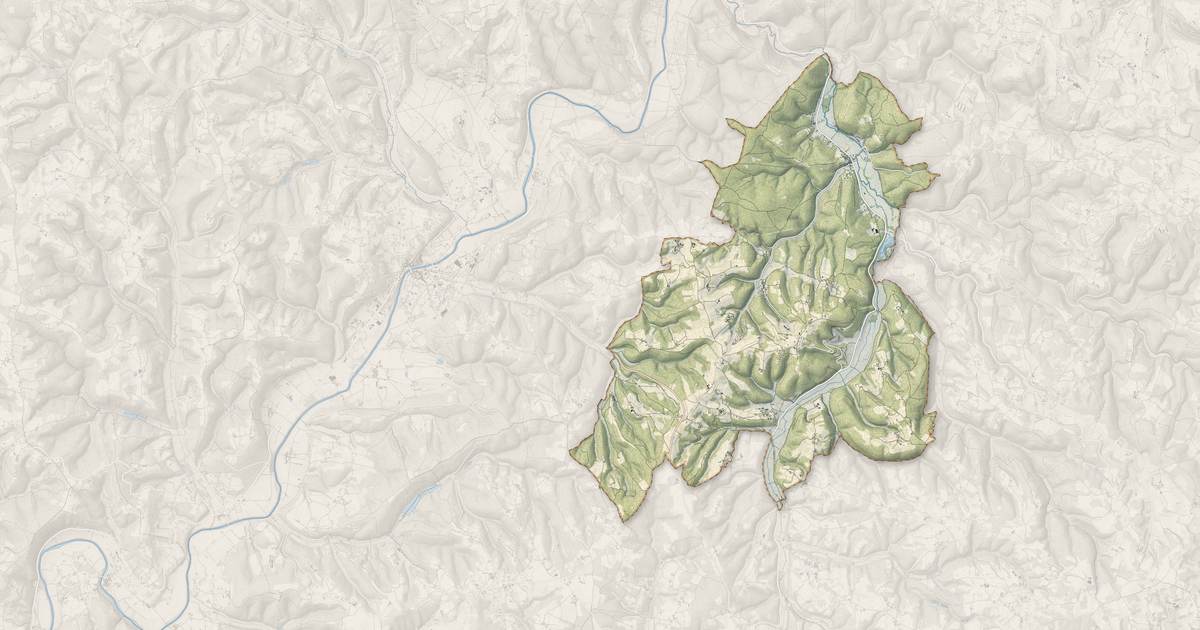 Portrait cartographique de Coly-Saint-Amand : relief, eau, forêts, bâti et voies, calculés à partir des données de l'IGN