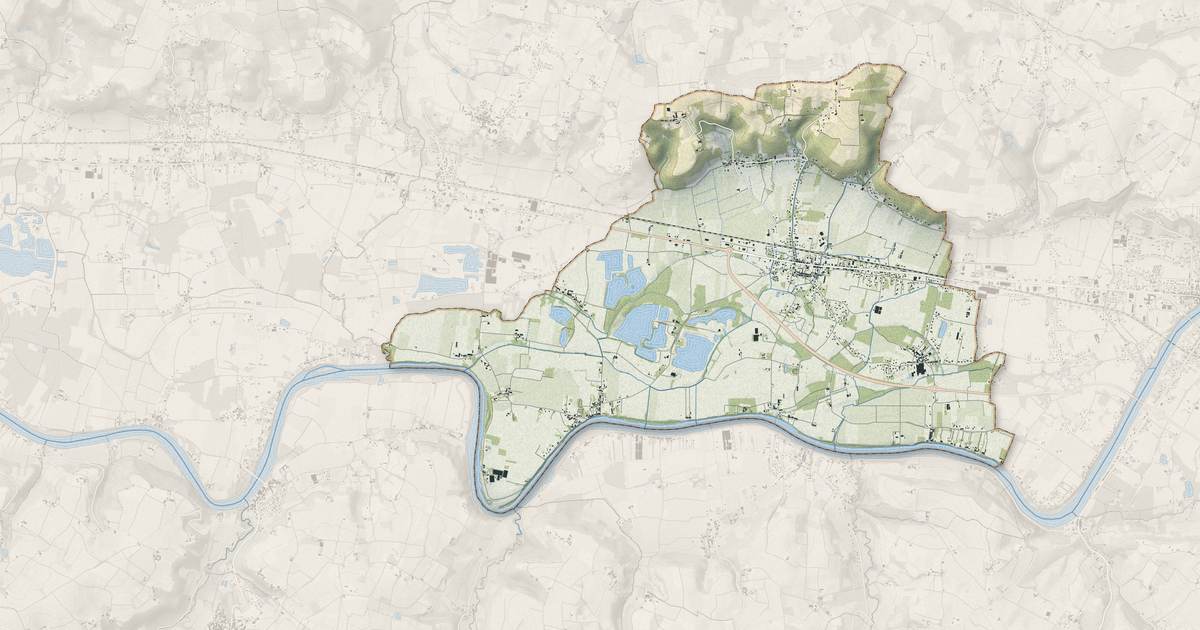 Portrait cartographique de Saint-Antoine-de-Breuilh : relief, eau, forêts, bâti et voies, calculés à partir des données de l'IGN