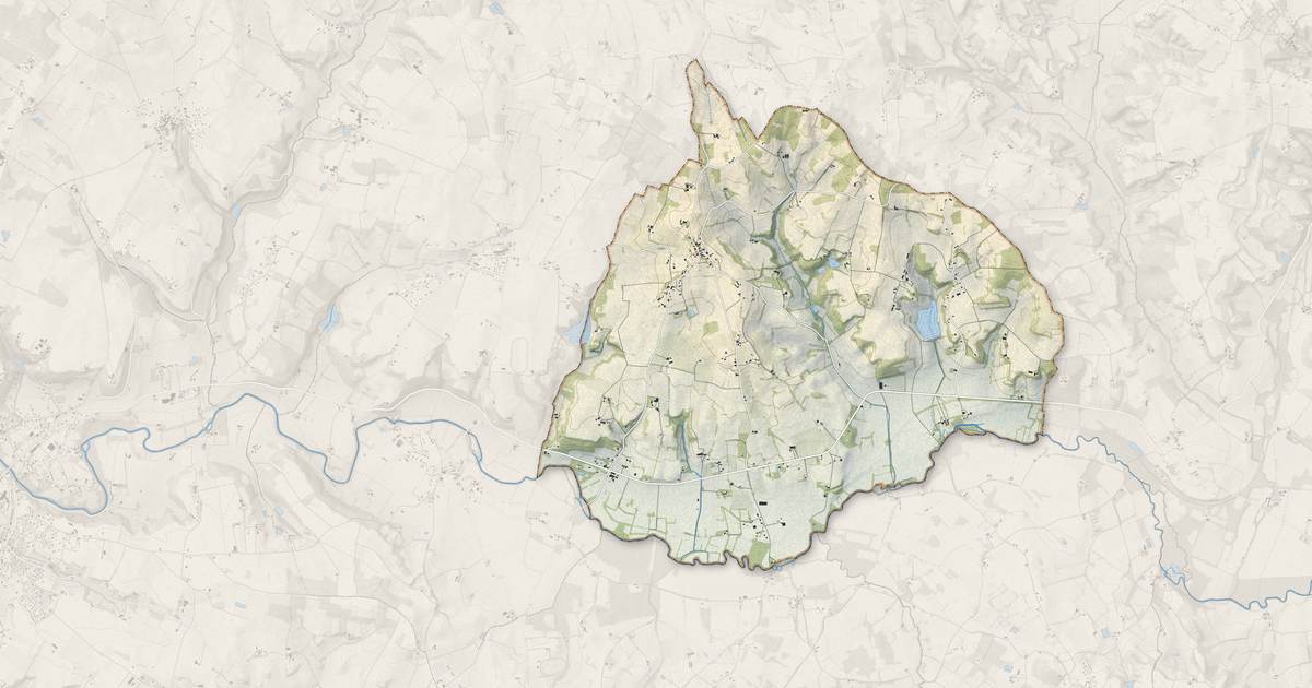 Portrait cartographique de Saint-Aubin-de-Cadelech : relief, eau, forêts, bâti et voies, calculés à partir des données de l'IGN