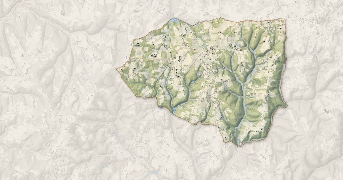 Portrait cartographique de Saint-Crépin-et-Carlucet : relief, eau, forêts, bâti et voies, calculés à partir des données de l'IGN