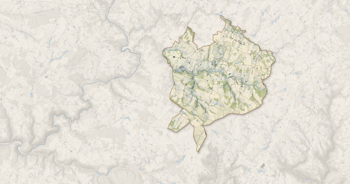 Portrait cartographique de Saint-Cyr-les-Champagnes : relief, eau, forêts, bâti et voies, calculés à partir des données de l'IGN
