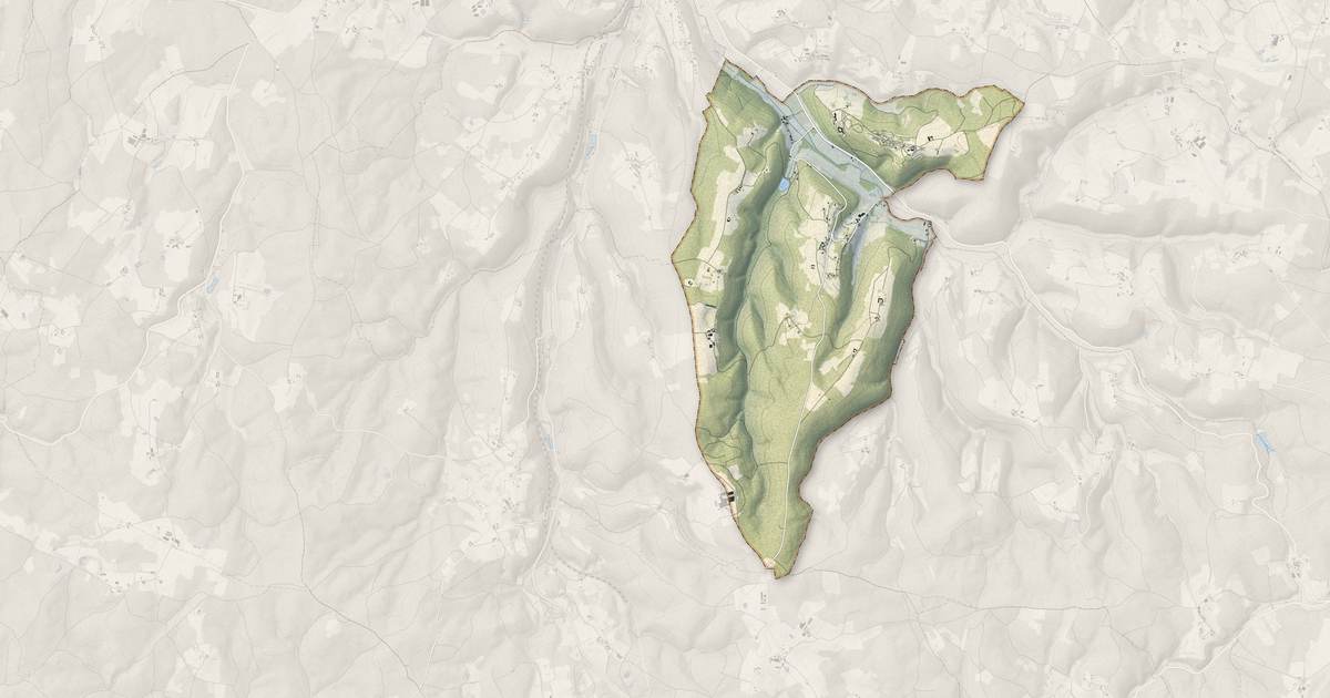 Portrait cartographique de Sainte-Foy-de-Belvès : relief, eau, forêts, bâti et voies, calculés à partir des données de l'IGN
