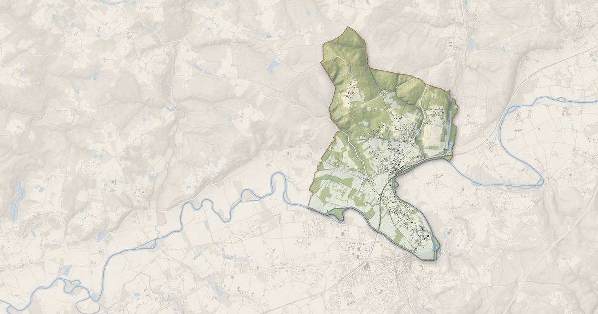 Portrait cartographique de Saint-Front-de-Pradoux : relief, eau, forêts, bâti et voies, calculés à partir des données de l'IGN