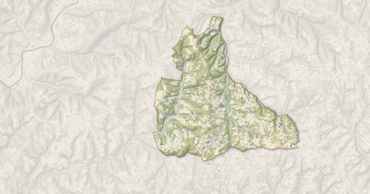 Portrait cartographique de Saint-Geniès : relief, eau, forêts, bâti et voies, calculés à partir des données de l'IGN