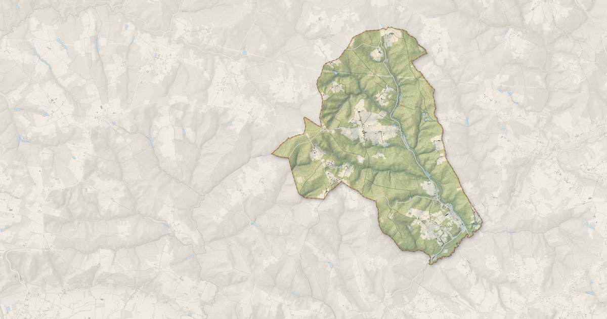 Portrait cartographique de Saint-Georges-Blancaneix : relief, eau, forêts, bâti et voies, calculés à partir des données de l'IGN