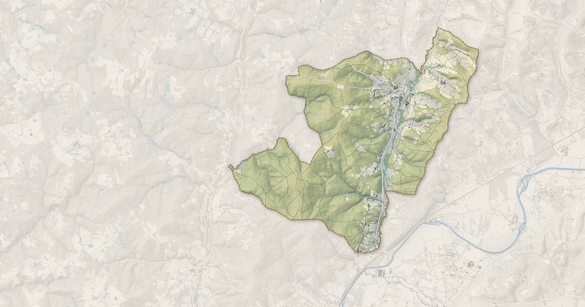 Portrait cartographique de Saint-Germain-du-Salembre : relief, eau, forêts, bâti et voies, calculés à partir des données de l'IGN