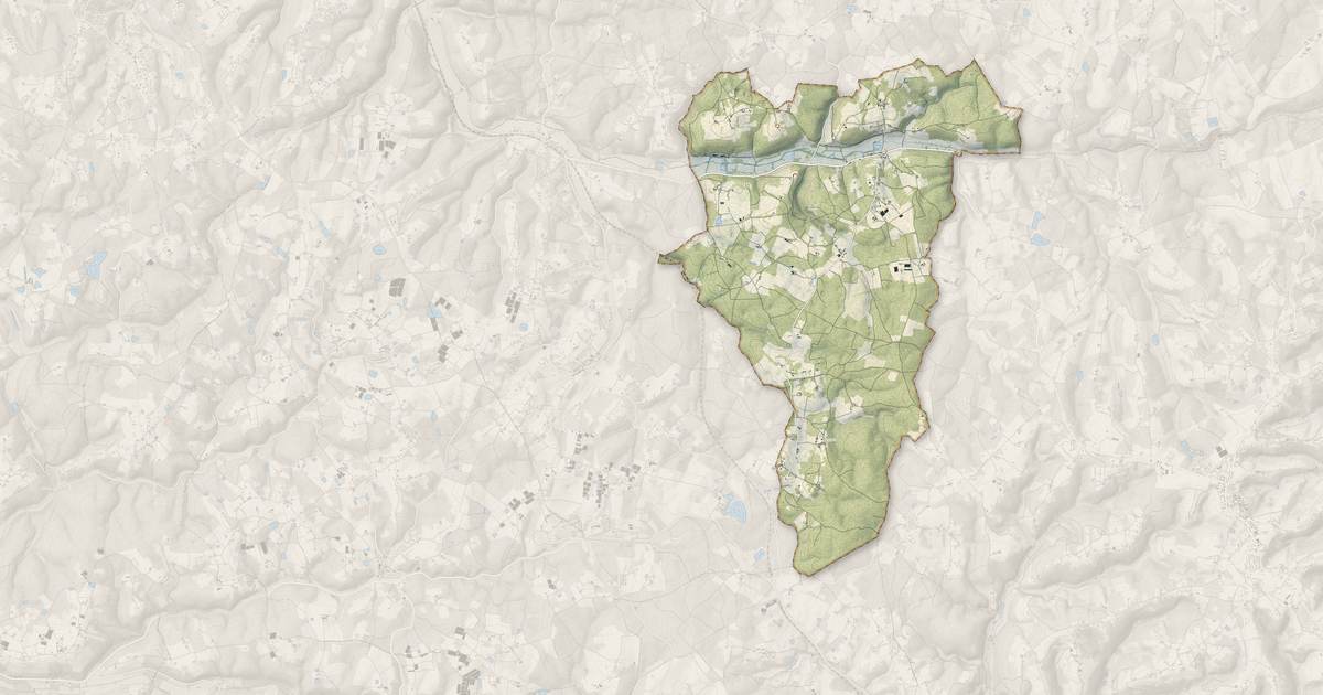 Portrait cartographique de Saint-Geyrac : relief, eau, forêts, bâti et voies, calculés à partir des données de l'IGN