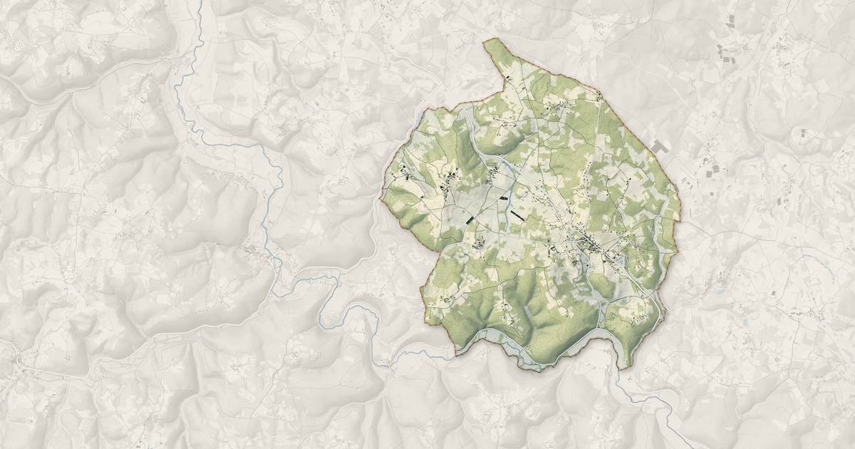 Portrait cartographique de Saint-Martial-de-Nabirat : relief, eau, forêts, bâti et voies, calculés à partir des données de l'IGN