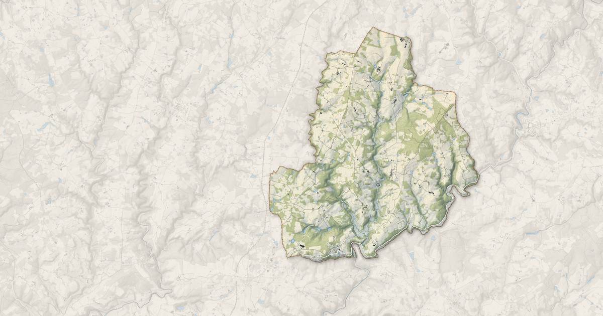 Portrait cartographique de Saint-Paul-la-Roche : relief, eau, forêts, bâti et voies, calculés à partir des données de l'IGN