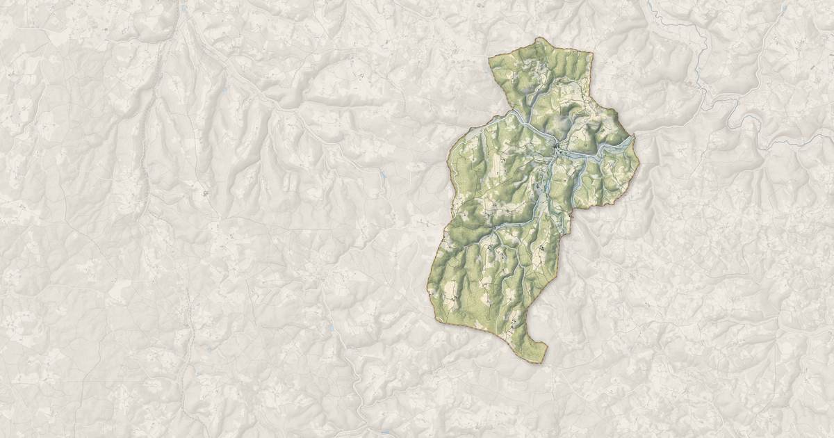 Portrait cartographique de Saint-Pompon : relief, eau, forêts, bâti et voies, calculés à partir des données de l'IGN