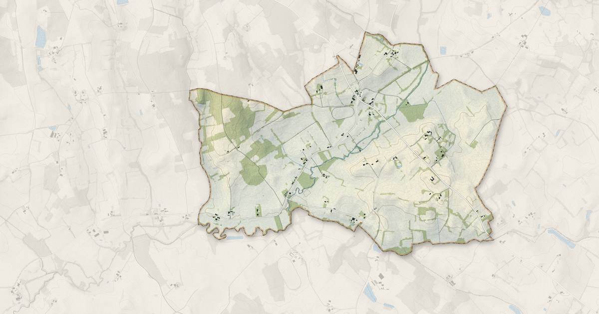 Portrait cartographique de Sainte-Radegonde : relief, eau, forêts, bâti et voies, calculés à partir des données de l'IGN