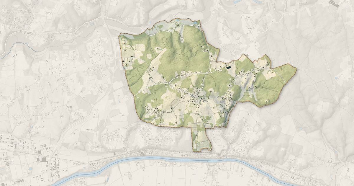 Portrait cartographique de Saint-Sauveur : relief, eau, forêts, bâti et voies, calculés à partir des données de l'IGN