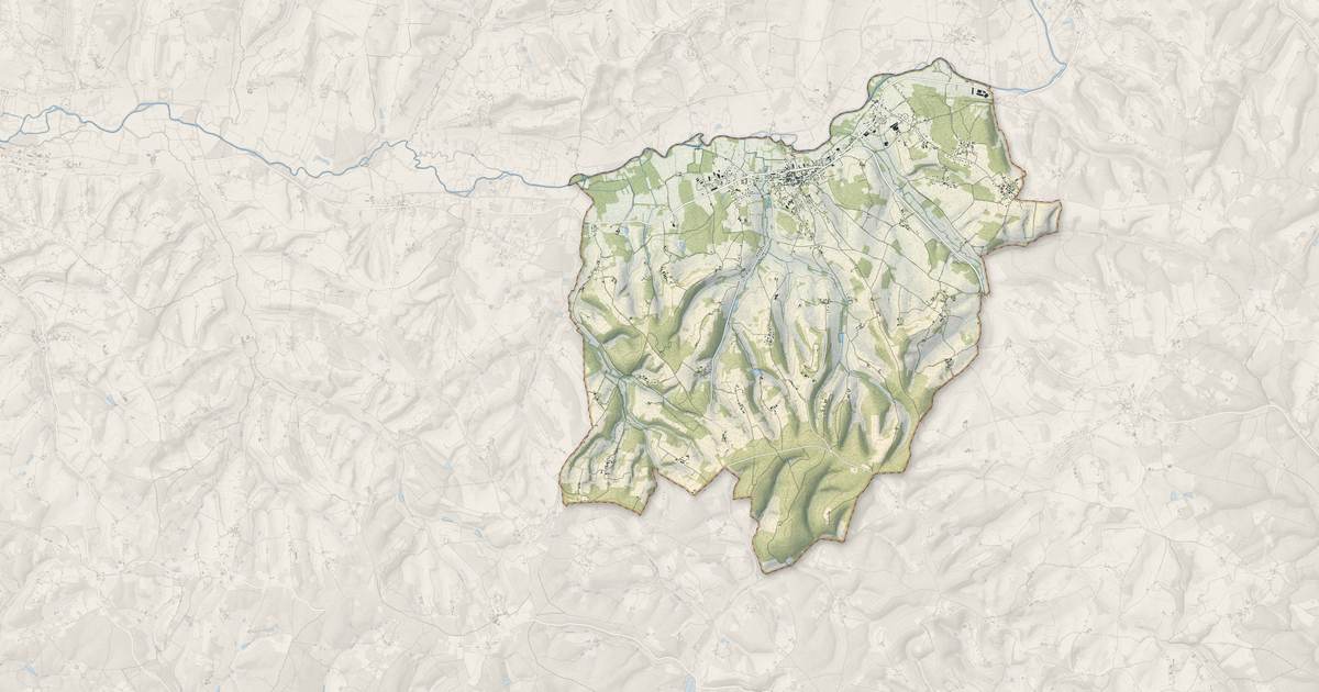 Portrait cartographique de Tocane-Saint-Apre : relief, eau, forêts, bâti et voies, calculés à partir des données de l'IGN