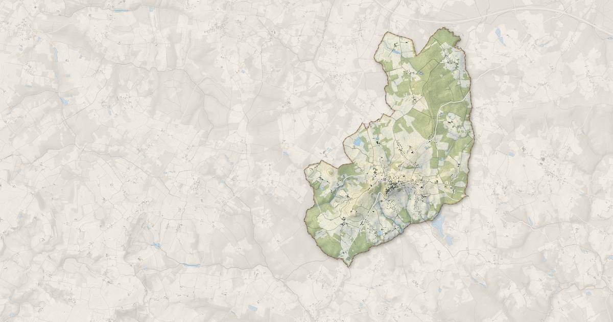 Portrait cartographique de Villefranche-de-Lonchat : relief, eau, forêts, bâti et voies, calculés à partir des données de l'IGN