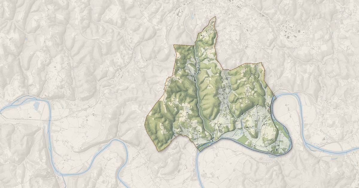 Portrait cartographique de Vitrac : relief, eau, forêts, bâti et voies, calculés à partir des données de l'IGN