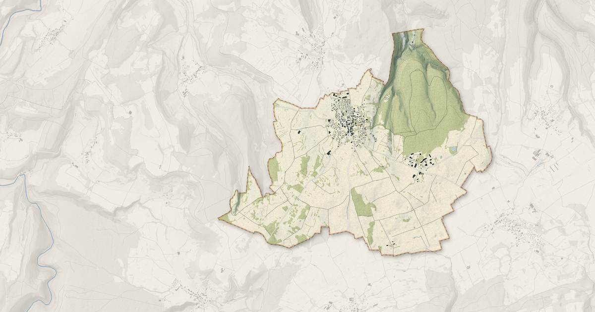 Portrait cartographique de Amancey : relief, eau, forêts, bâti et voies, calculés à partir des données de l'IGN