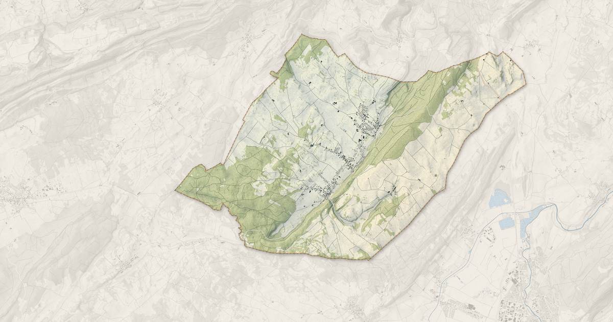 Portrait cartographique de Val-d'Usiers : relief, eau, forêts, bâti et voies, calculés à partir des données de l'IGN