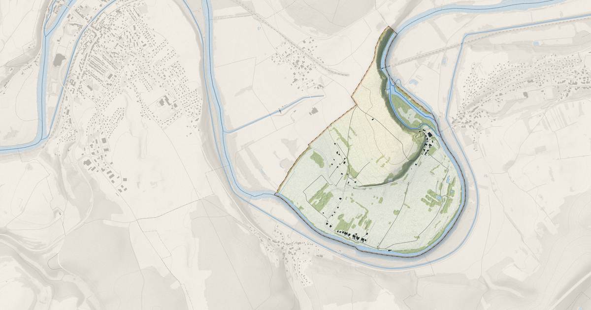 Portrait cartographique de Blussangeaux : relief, eau, forêts, bâti et voies, calculés à partir des données de l'IGN