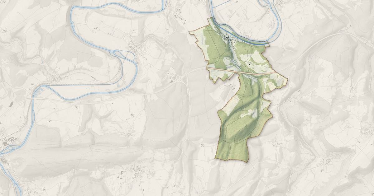 Portrait cartographique de Blussans : relief, eau, forêts, bâti et voies, calculés à partir des données de l'IGN