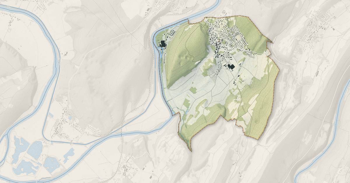 Portrait cartographique de Boussières : relief, eau, forêts, bâti et voies, calculés à partir des données de l'IGN