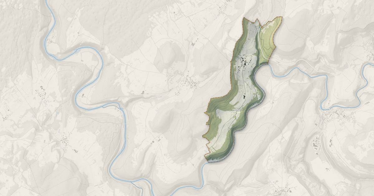 Portrait cartographique de Cademène : relief, eau, forêts, bâti et voies, calculés à partir des données de l'IGN