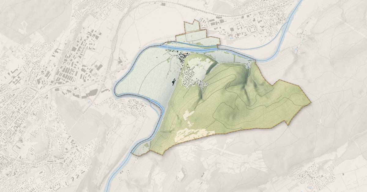 Portrait cartographique de Chalèze : relief, eau, forêts, bâti et voies, calculés à partir des données de l'IGN