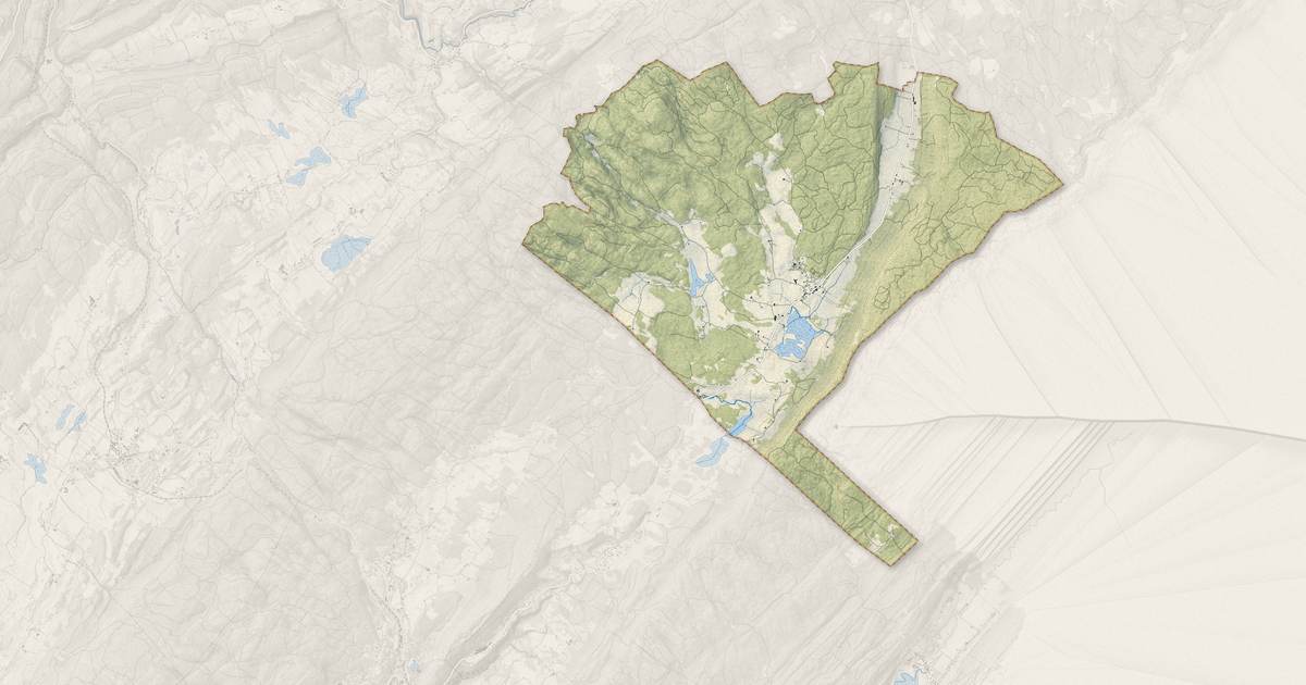 Portrait cartographique de Chapelle-des-Bois : relief, eau, forêts, bâti et voies, calculés à partir des données de l'IGN