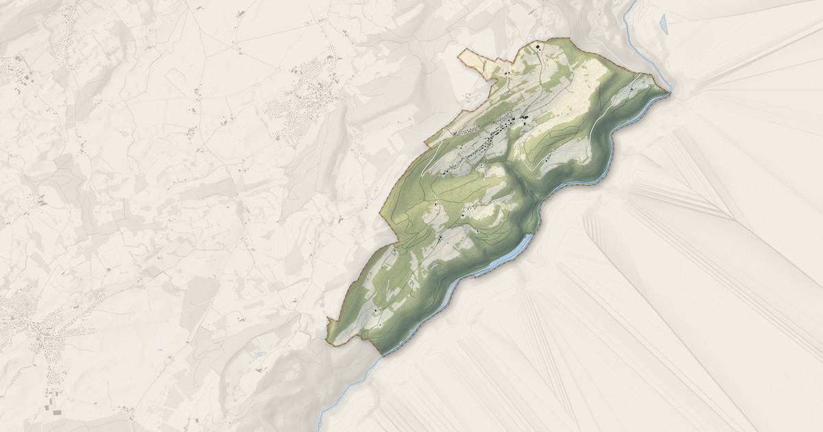 Portrait cartographique de Charmauvillers : relief, eau, forêts, bâti et voies, calculés à partir des données de l'IGN