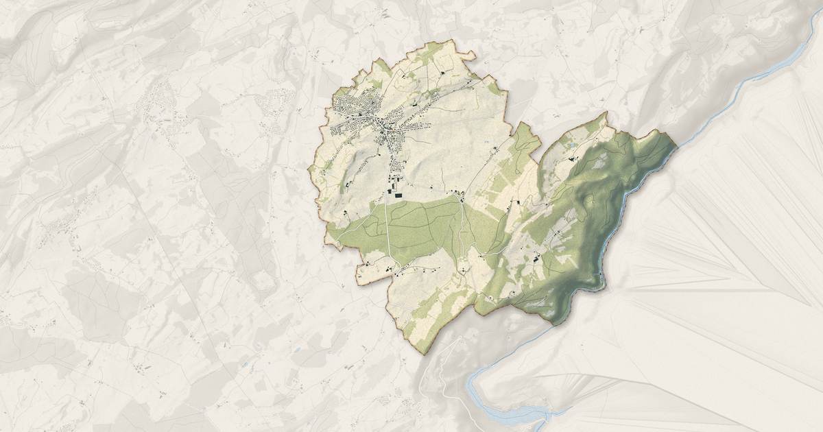 Portrait cartographique de Charquemont : relief, eau, forêts, bâti et voies, calculés à partir des données de l'IGN