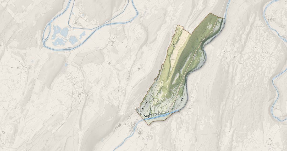 Portrait cartographique de Chouzelot : relief, eau, forêts, bâti et voies, calculés à partir des données de l'IGN