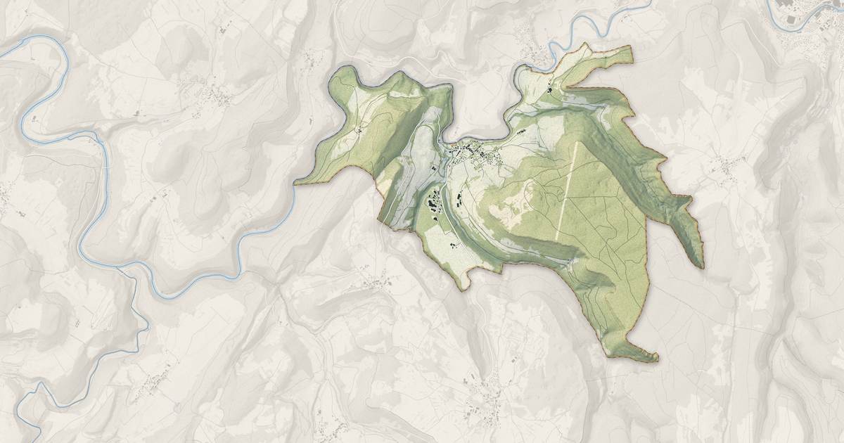 Portrait cartographique de Cléron : relief, eau, forêts, bâti et voies, calculés à partir des données de l'IGN