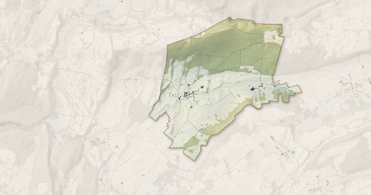 Portrait cartographique de Courtetain-et-Salans : relief, eau, forêts, bâti et voies, calculés à partir des données de l'IGN