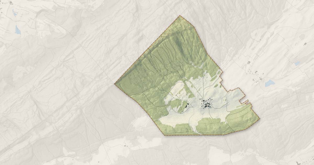Portrait cartographique de Le Crouzet : relief, eau, forêts, bâti et voies, calculés à partir des données de l'IGN