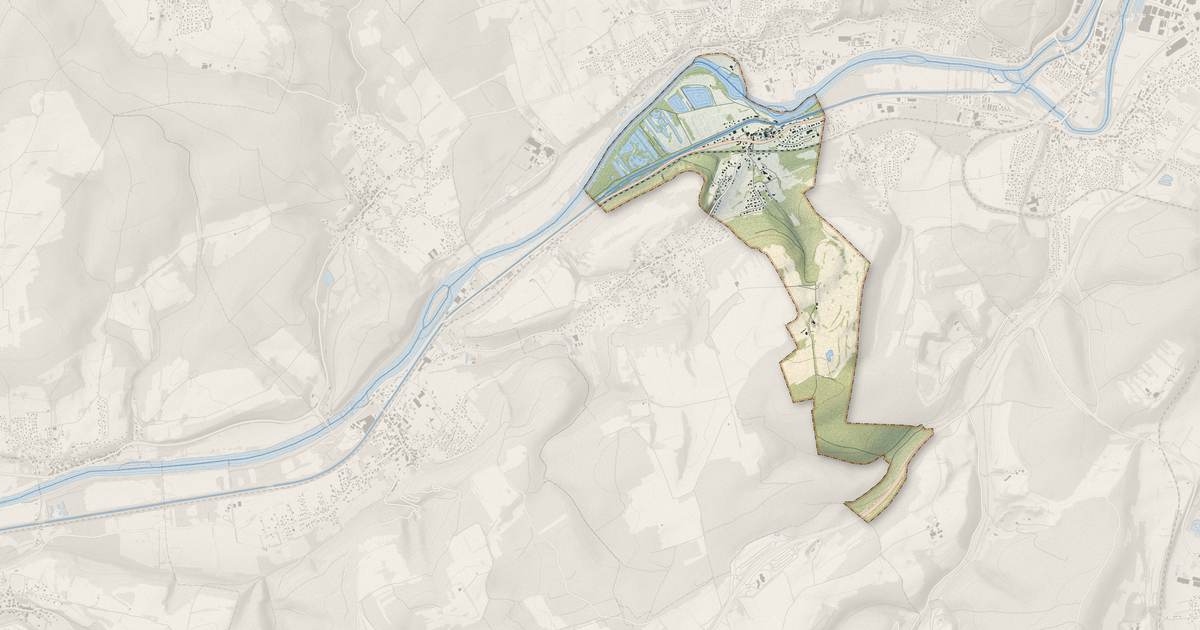Portrait cartographique de Dampierre-sur-le-Doubs : relief, eau, forêts, bâti et voies, calculés à partir des données de l'IGN