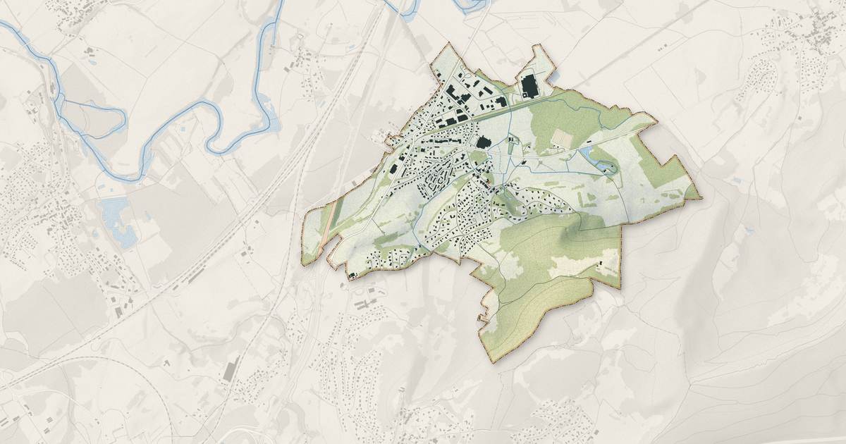 Portrait cartographique de Devecey : relief, eau, forêts, bâti et voies, calculés à partir des données de l'IGN
