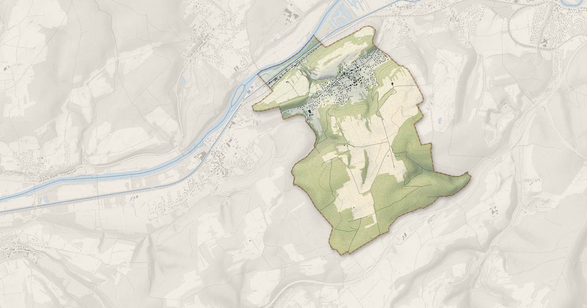 Portrait cartographique de Étouvans : relief, eau, forêts, bâti et voies, calculés à partir des données de l'IGN