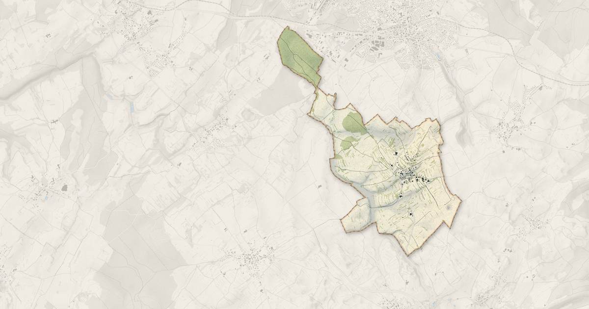 Portrait cartographique de Étray : relief, eau, forêts, bâti et voies, calculés à partir des données de l'IGN