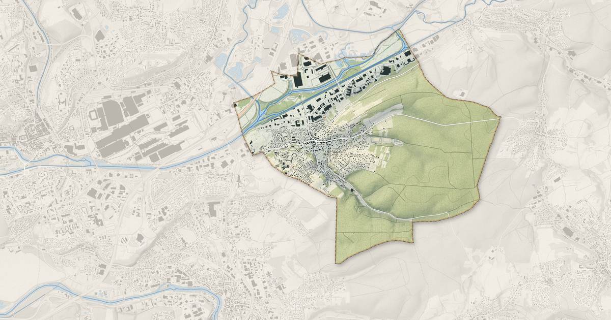 Portrait cartographique de Étupes : relief, eau, forêts, bâti et voies, calculés à partir des données de l'IGN