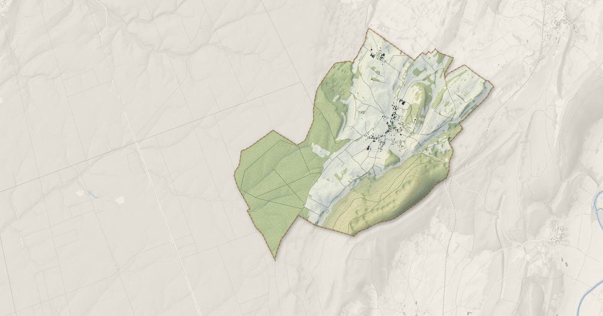 Portrait cartographique de Fourg : relief, eau, forêts, bâti et voies, calculés à partir des données de l'IGN