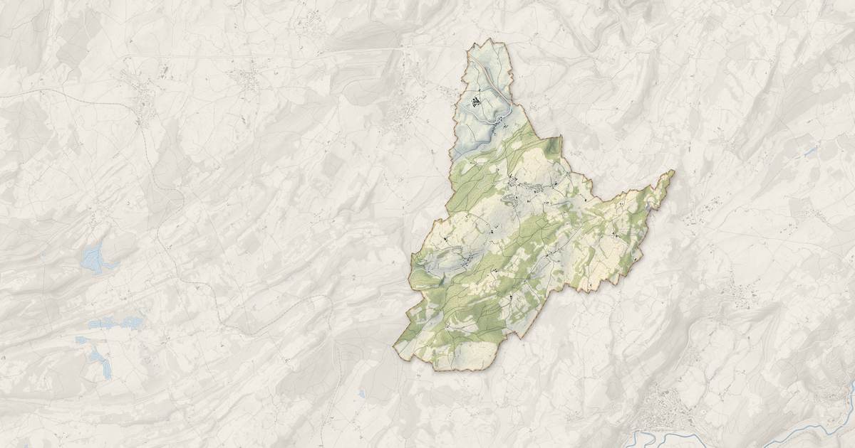 Portrait cartographique de Fournets-Luisans : relief, eau, forêts, bâti et voies, calculés à partir des données de l'IGN