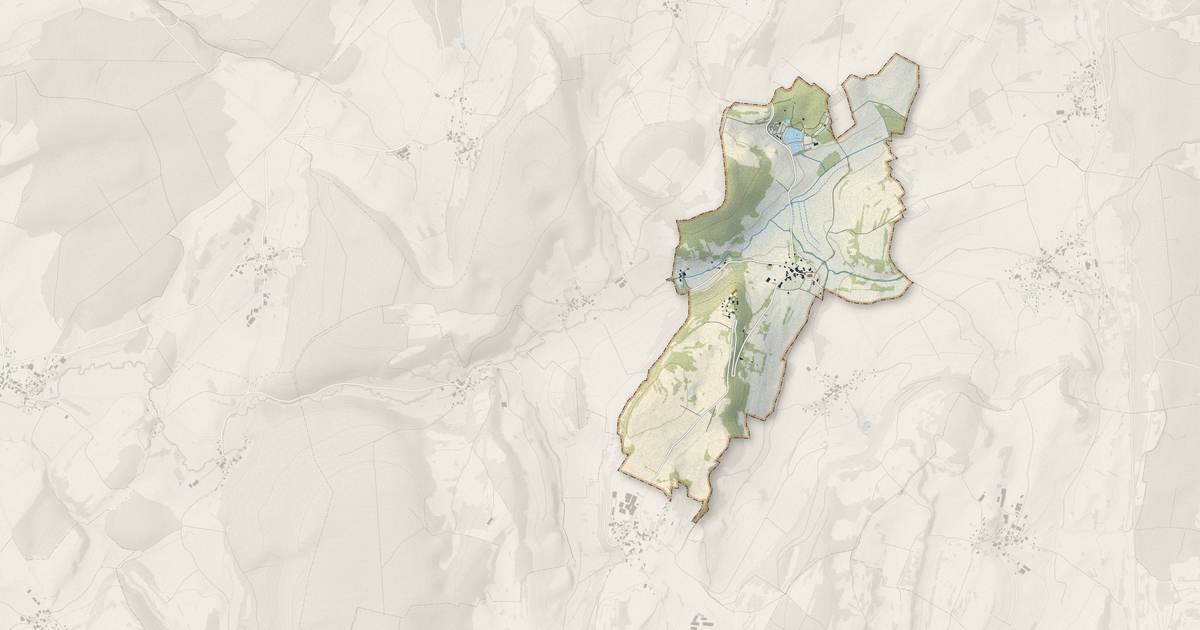Portrait cartographique de Huanne-Montmartin : relief, eau, forêts, bâti et voies, calculés à partir des données de l'IGN