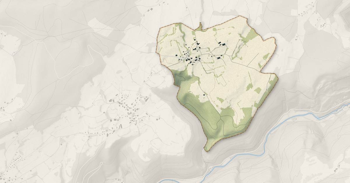 Portrait cartographique de Longevelle-lès-Russey : relief, eau, forêts, bâti et voies, calculés à partir des données de l'IGN