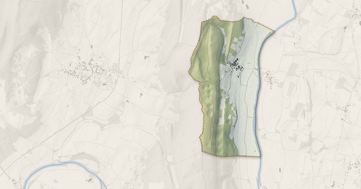 Portrait cartographique de Mesmay : relief, eau, forêts, bâti et voies, calculés à partir des données de l'IGN