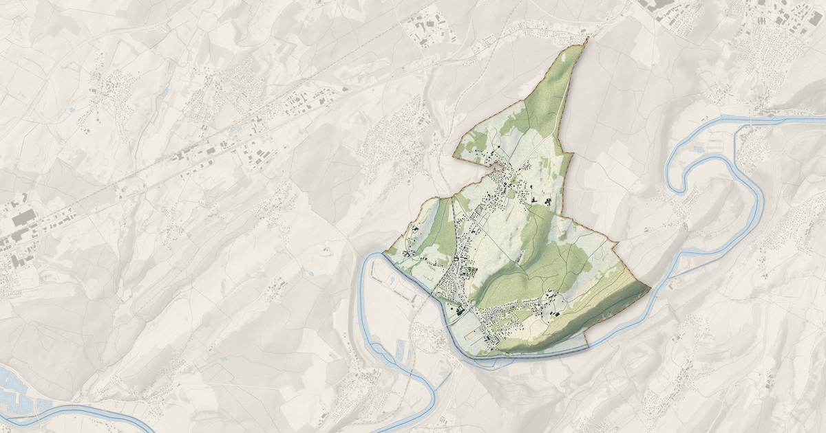 Portrait cartographique de Montferrand-le-Château : relief, eau, forêts, bâti et voies, calculés à partir des données de l'IGN