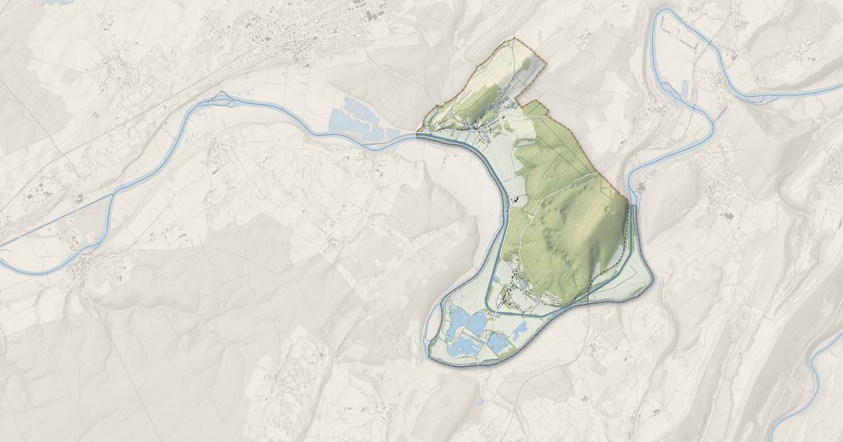 Portrait cartographique de Osselle-Routelle : relief, eau, forêts, bâti et voies, calculés à partir des données de l'IGN