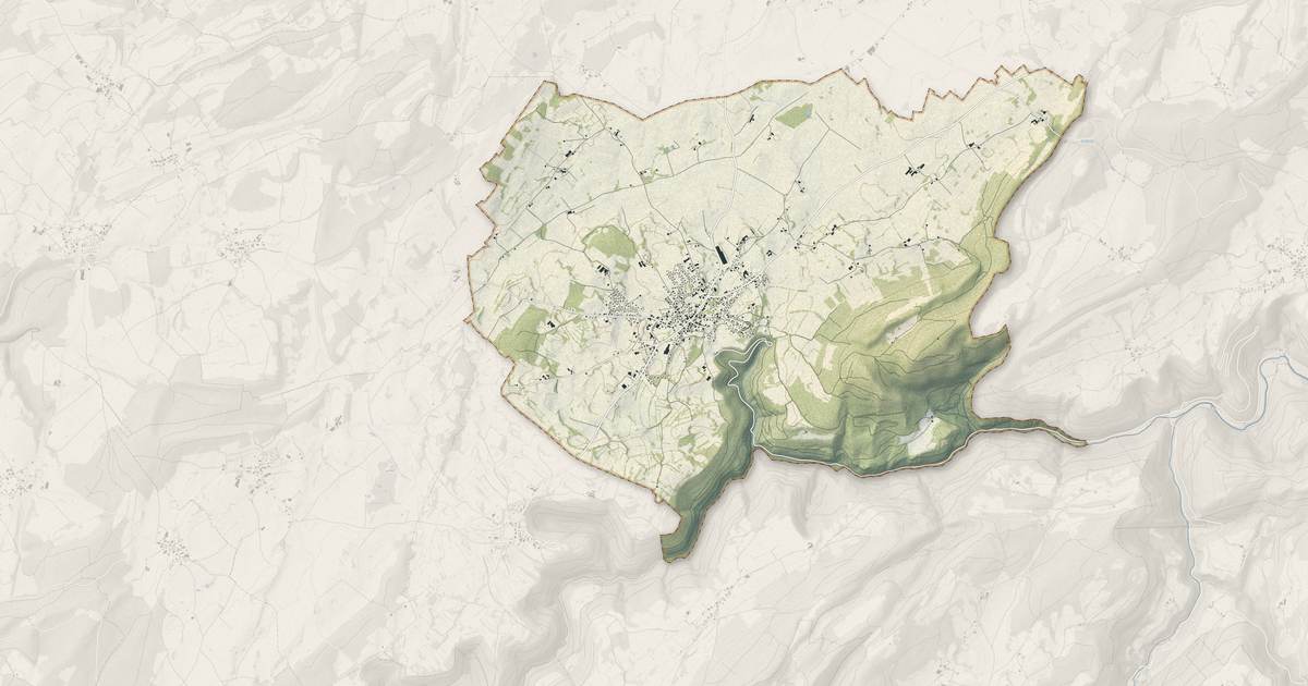 Portrait cartographique de Pierrefontaine-les-Varans : relief, eau, forêts, bâti et voies, calculés à partir des données de l'IGN