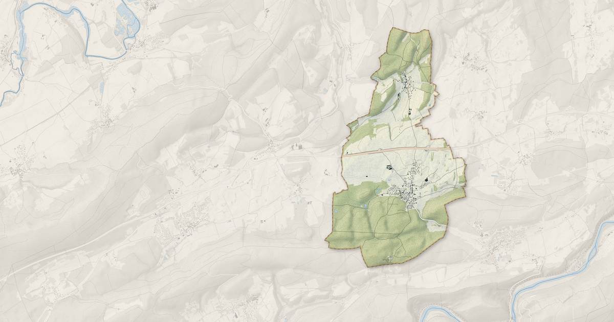 Portrait cartographique de Pouligney-Lusans : relief, eau, forêts, bâti et voies, calculés à partir des données de l'IGN