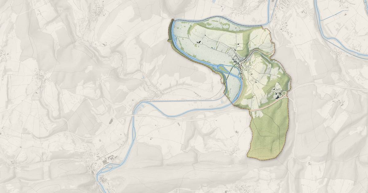 Portrait cartographique de Rang : relief, eau, forêts, bâti et voies, calculés à partir des données de l'IGN