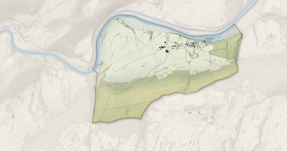 Portrait cartographique de Roche-lès-Clerval : relief, eau, forêts, bâti et voies, calculés à partir des données de l'IGN